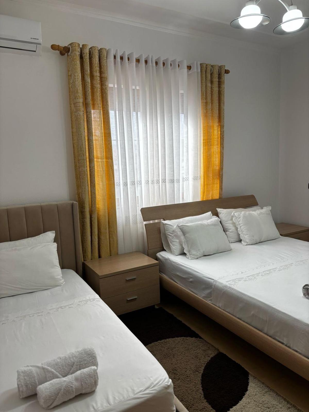 Guest House Adi Hoxha Berat Exterior photo
